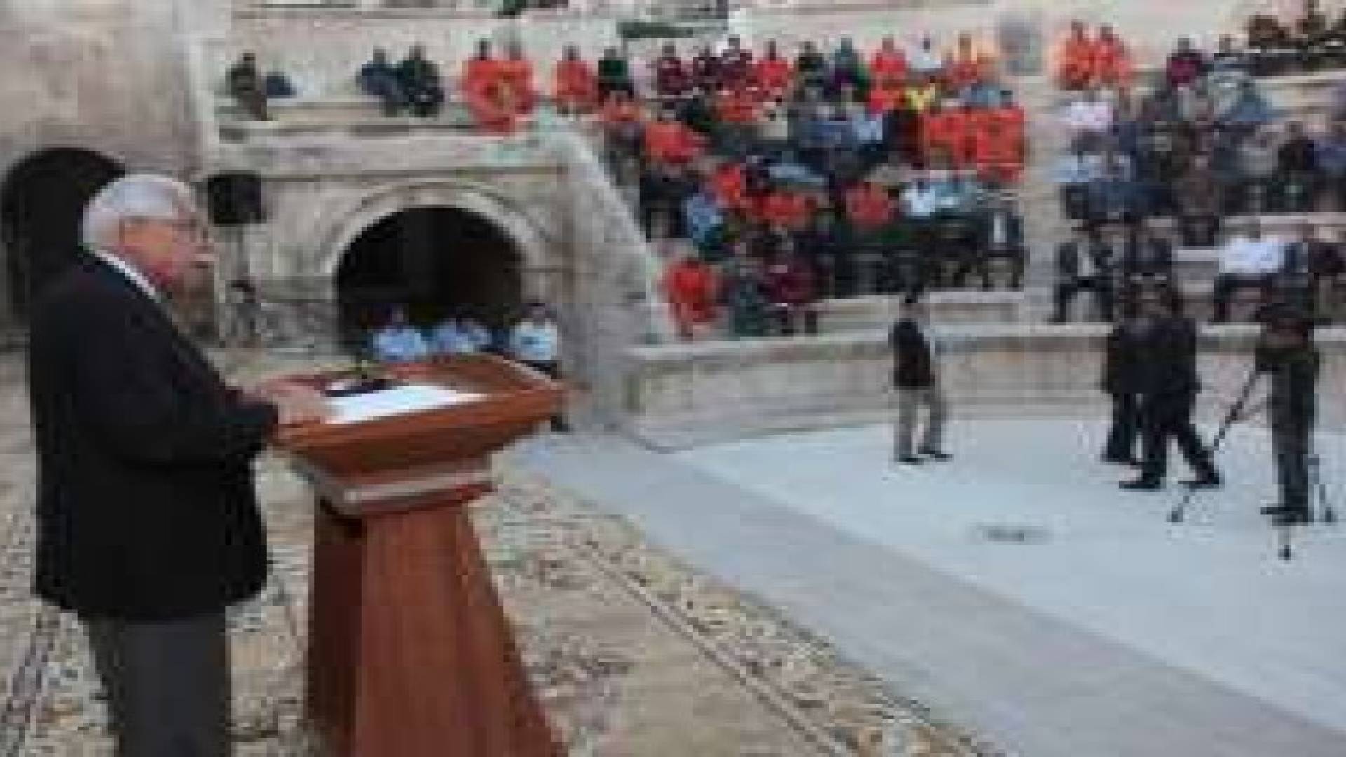 الامانة تكرم 100 عامل بمناسبة عيد العمال بمكآفآت مالية