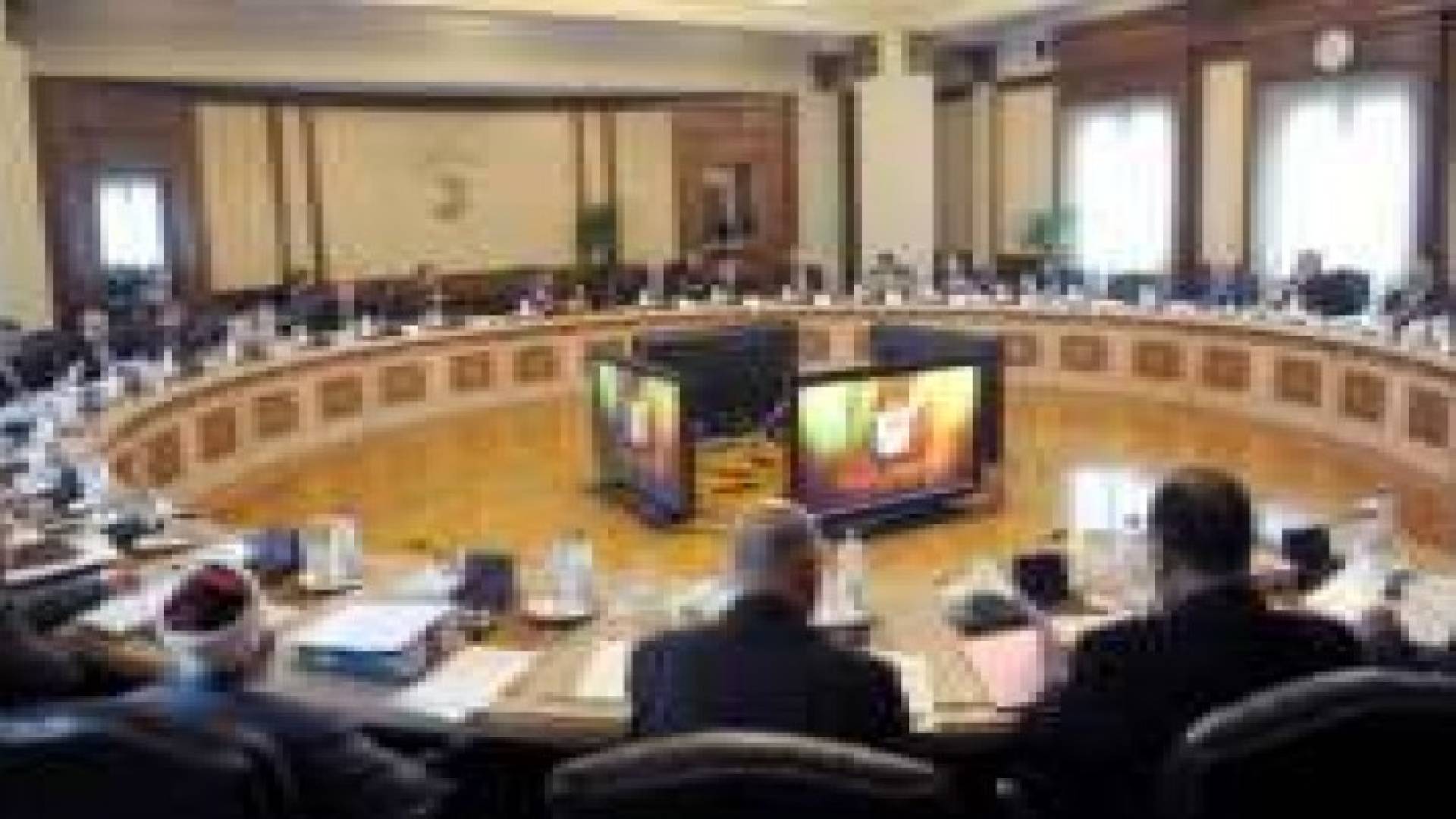 مصر تمدد فترة إرسال قوات للدفاع عن "الخليج العربي وباب المندب"