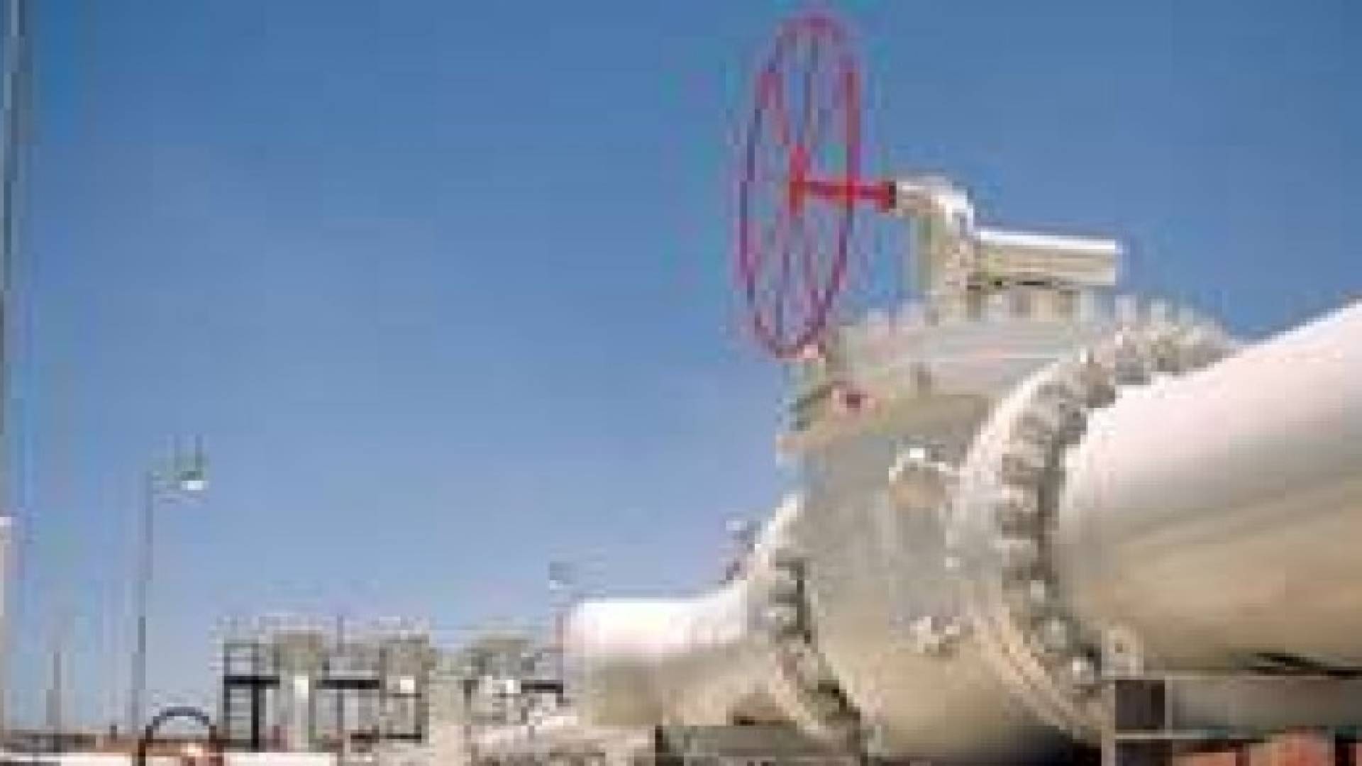 وزير الطاقة يبحث امدادات مشروع انبوب النفط والغاز مع العراق