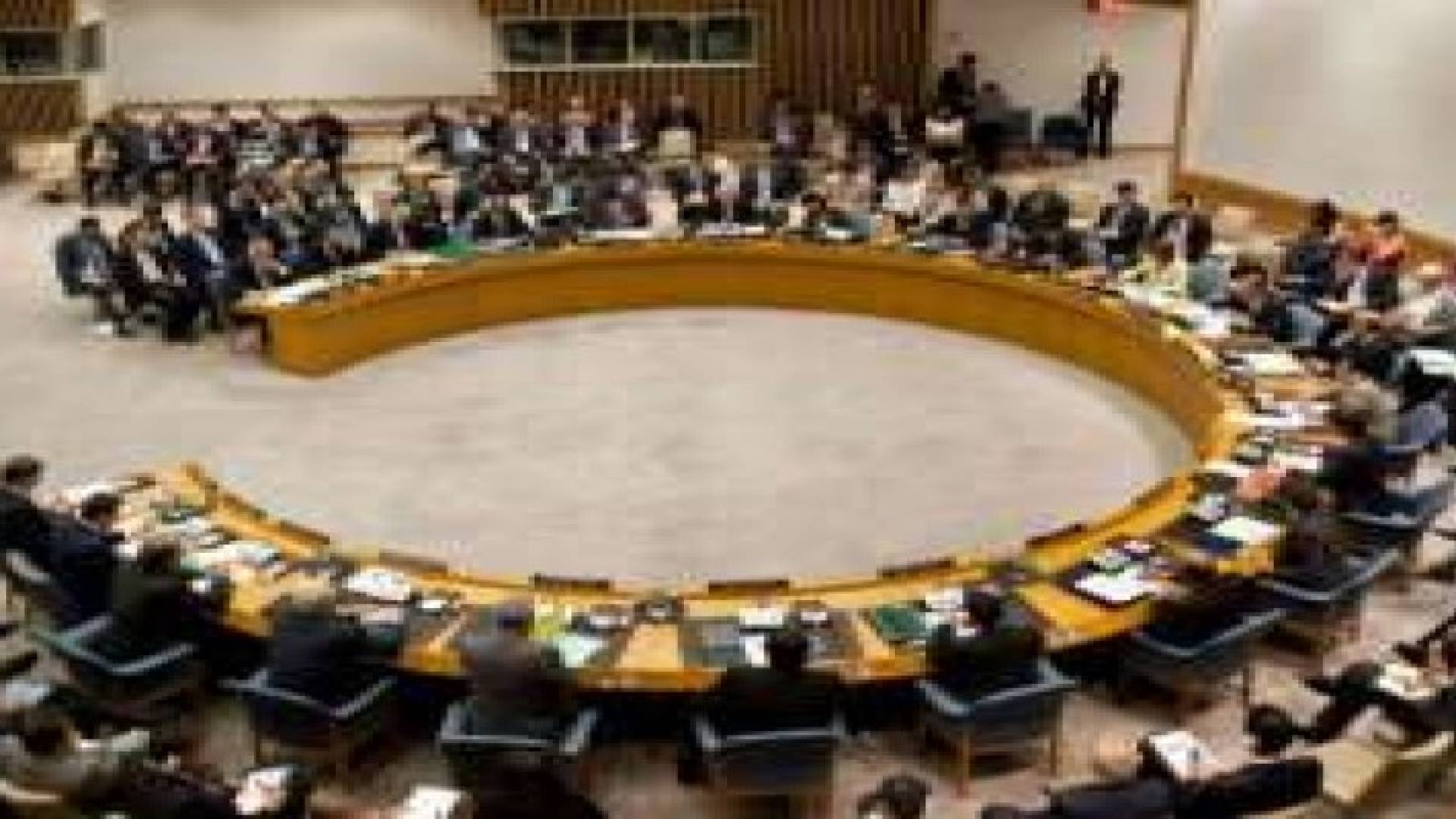 اليمن يطالب مجلس الأمن بتدخل عسكري بري