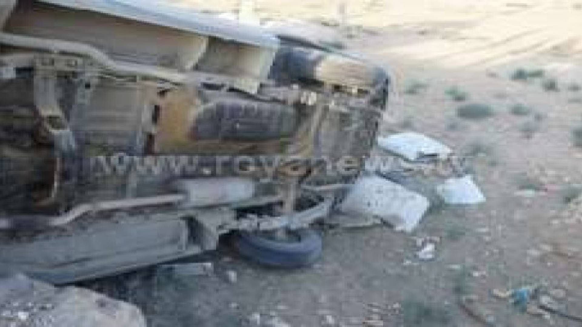 اصابة شخص في حادث سير على الطريق الصحراوي.. صور