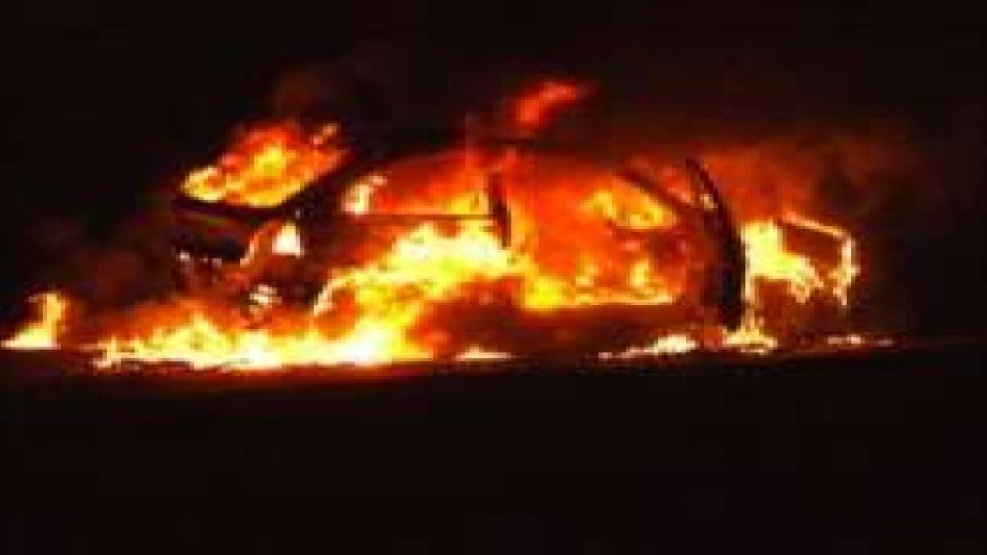 حريق 6 مركبات في منطقة صافوط