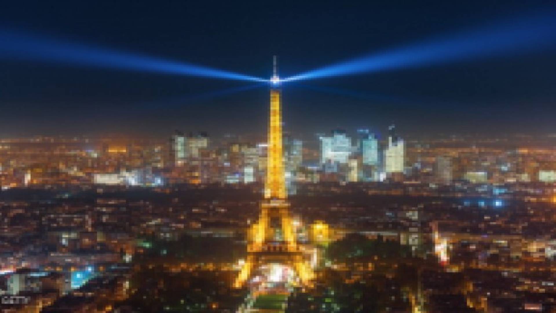 شركة صينية ترسل 6400 من موظفيها لباريس