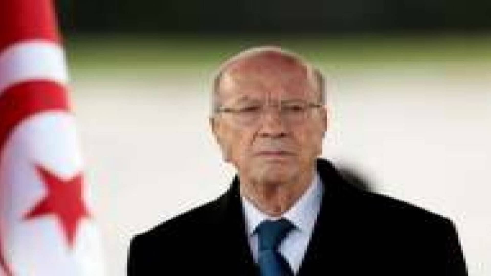 السبسي: تونس تخوض حربا على الإرهاب