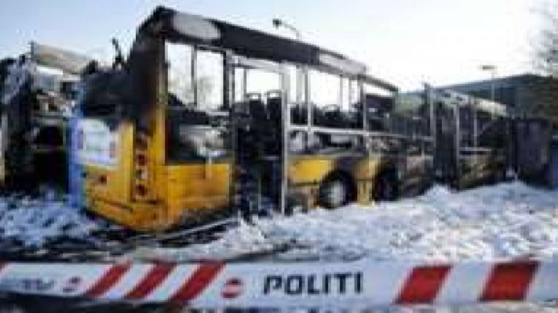 الدنمارك: إحراق 4 حافلات عليها شعارات مضادة لإسرائيل