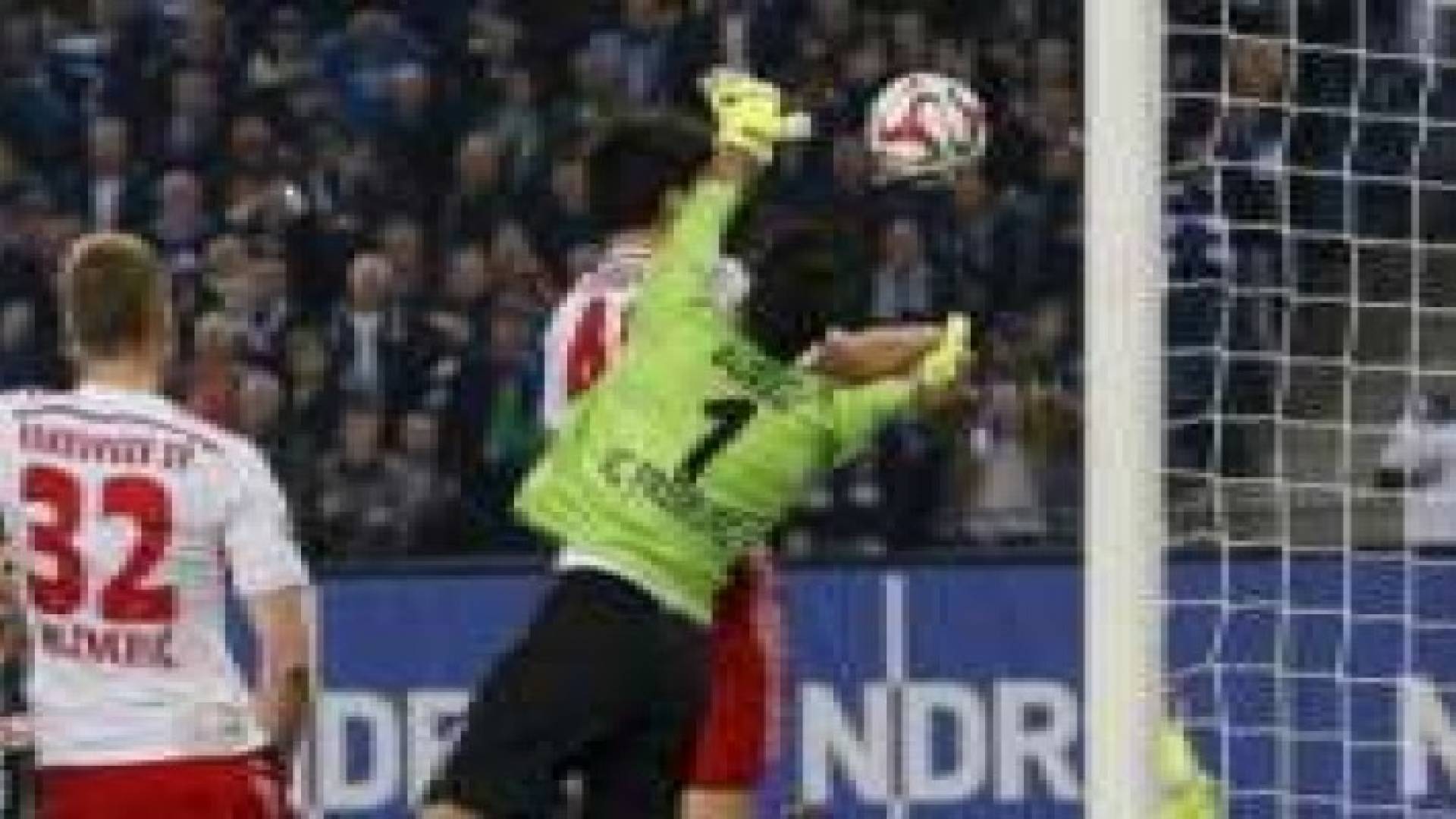 الدوري الألماني: هامبورغ يحتفظ بآماله لتجنب الهبوط