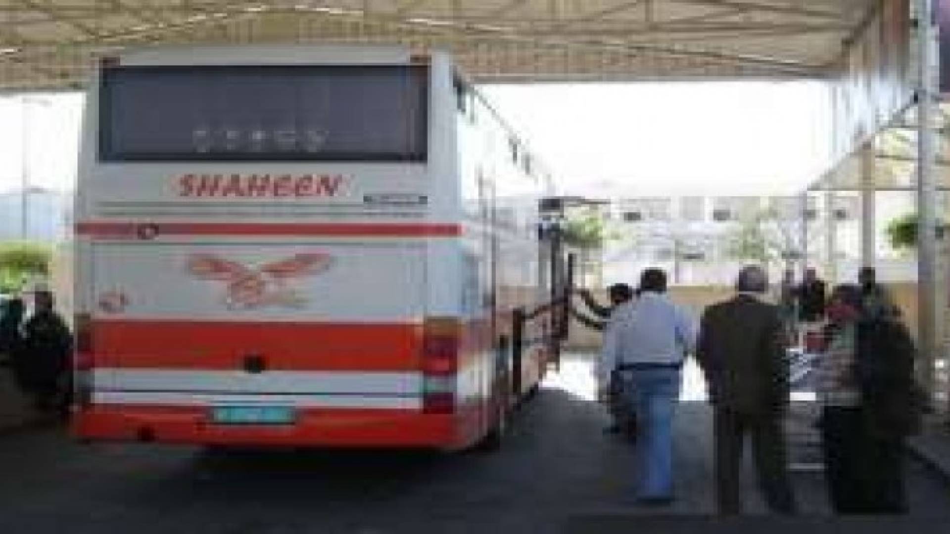 الاحتلال يمنع سفر 30 مواطنا عبر معبر الكرامة