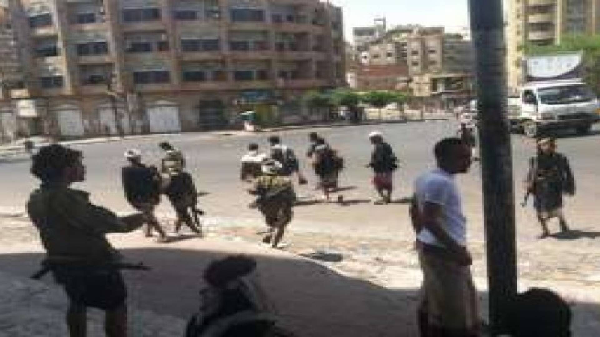 تجدد الاشتباكات بين الحوثيين والمقاومة الشعبية بتعز