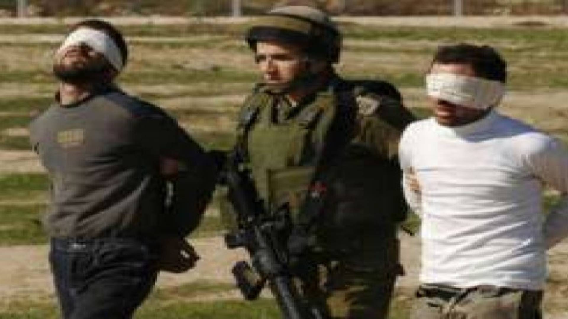 الجيش الإسرائيلي يعتقل فلسطينيين اثنين بتهمة دهس شرطي