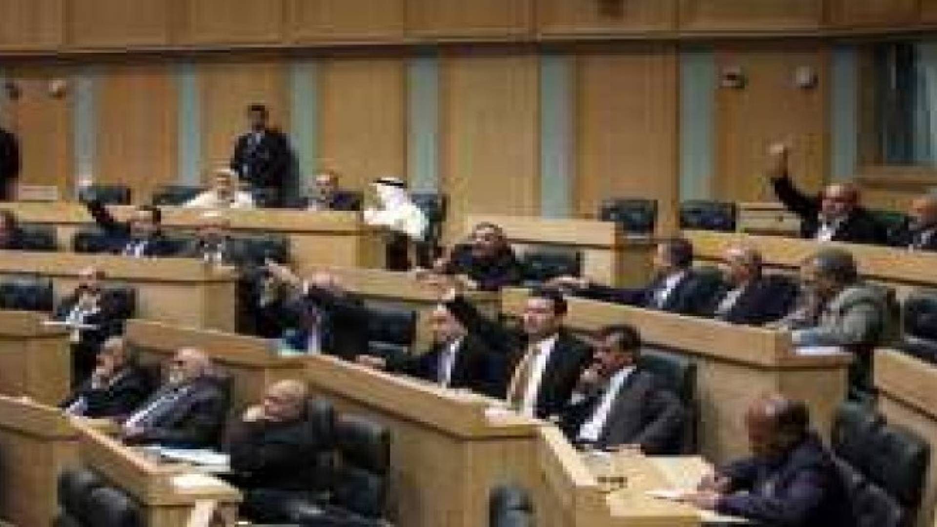 لجنة التربية والتعليم النيابية تعقد اجتماعا مع عدد من عمداء الكليات الجامعية المتوسطة