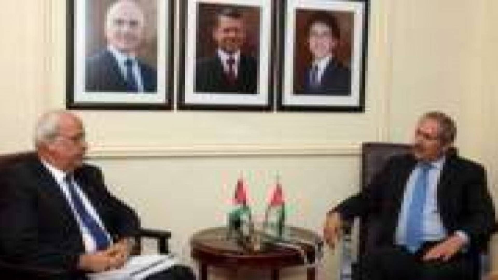 جودة وعريقات يبحثان جهود إحياء مفاوضات السلام