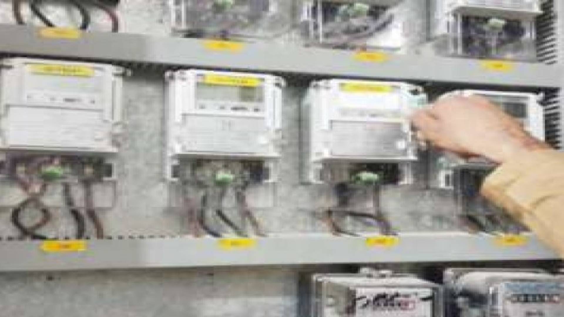 ضبط 3826 حالة عبث بـعدادات الكهرباء