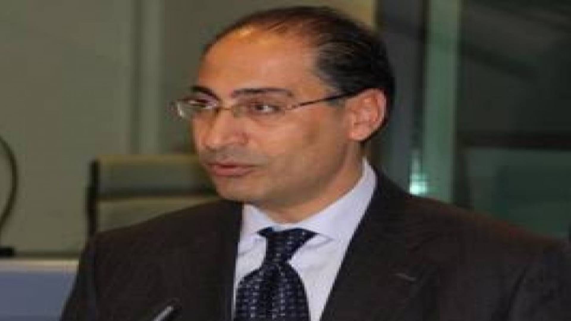 وزير الطاقة والثروة المعدنية يزور قطر