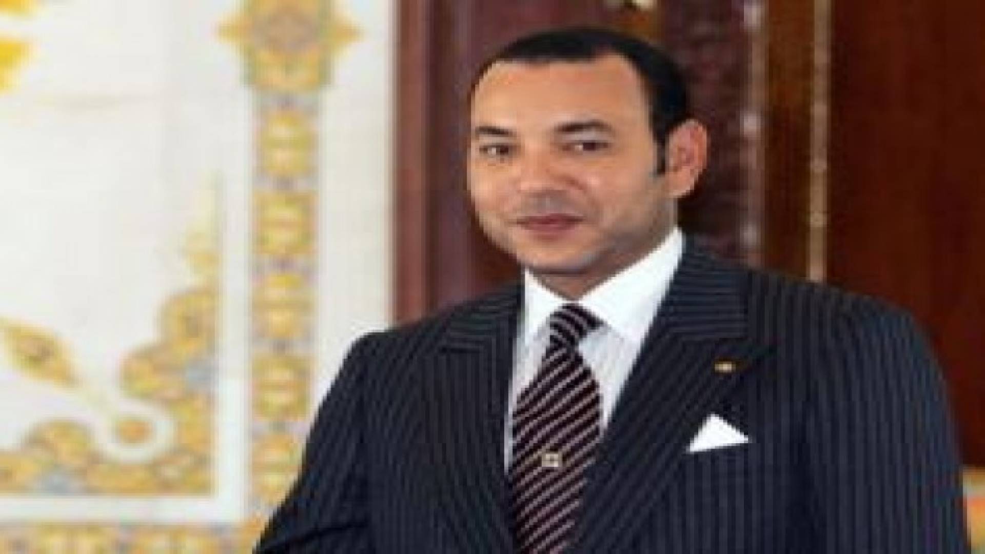 العاهل المغربي يعفي 3 وزراء من مناصبهم بحكومة بنكيران