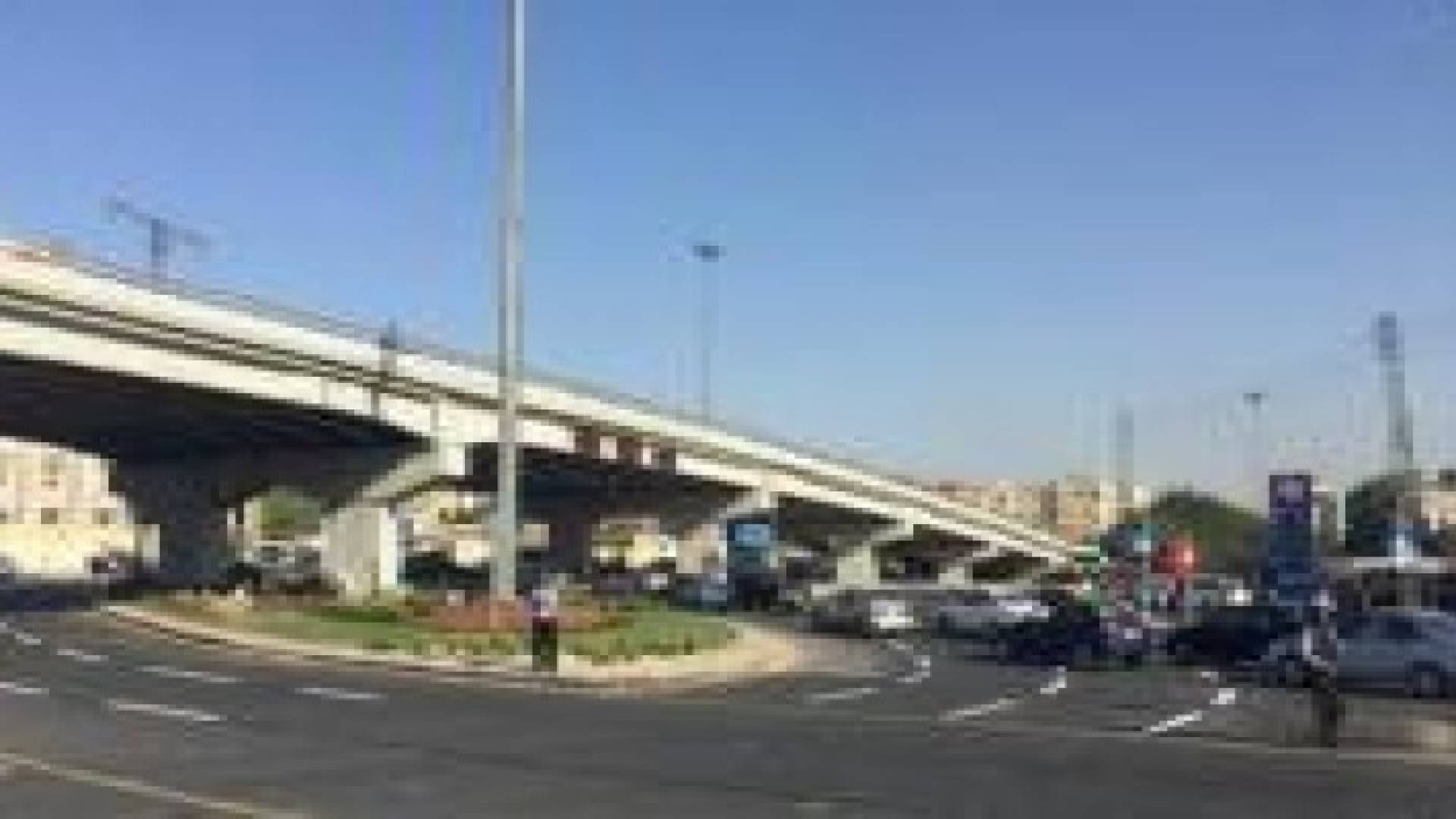 ردود فعل متباينة على تشغيل الاشارات الضوئية الجديدة في الدوار الثامن