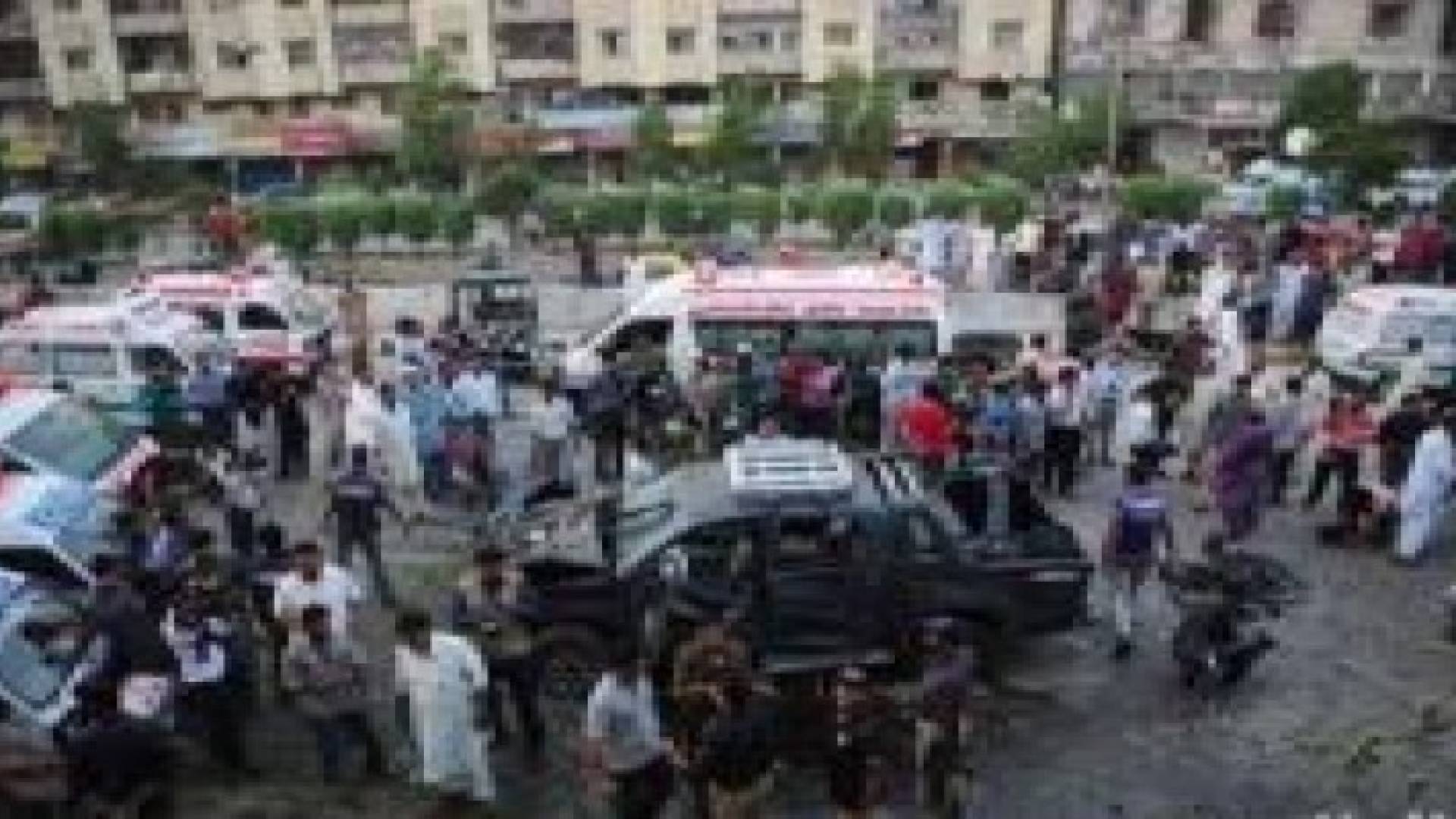 مقتل 41 شخصا في هجوم على حافلة بمدينة كراتشي الباكستانية