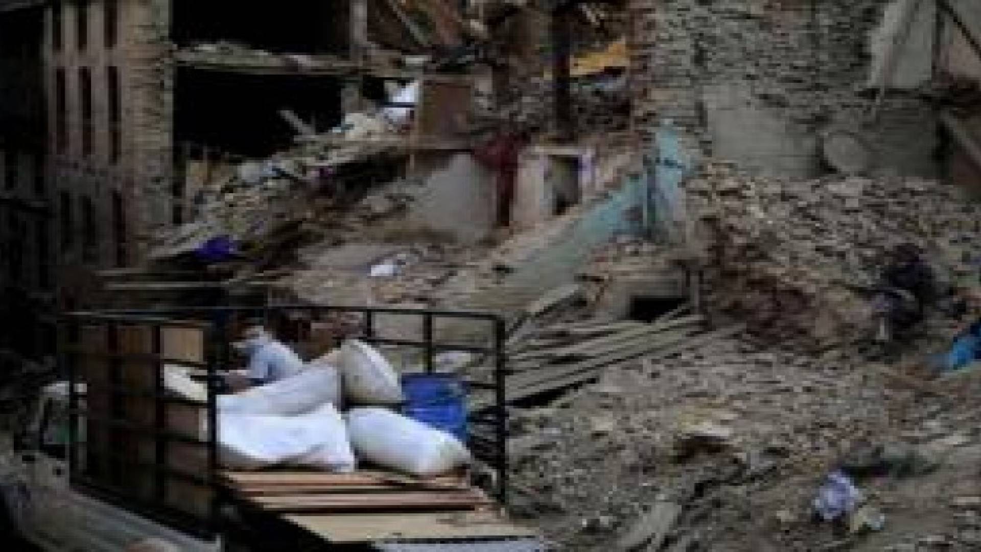 صور تظهر الدمار الذي خلفه الزلزال الجديد الذي ضرب نيبال أمس