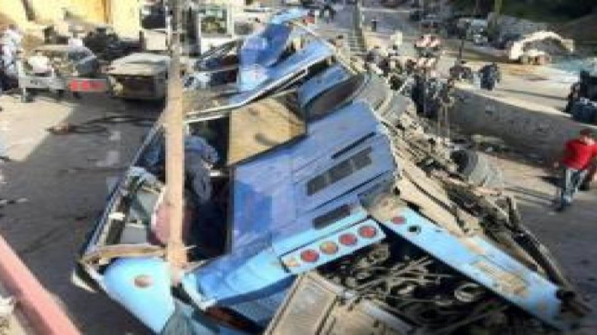 مصرع 35 شخصا في تدهور حافلة ركاب بالصين