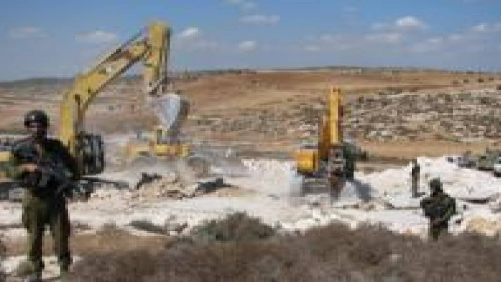الاحتلال الاسرائيلي يعلن عن اقامة دوار على اراضي جنوب بيت لحم