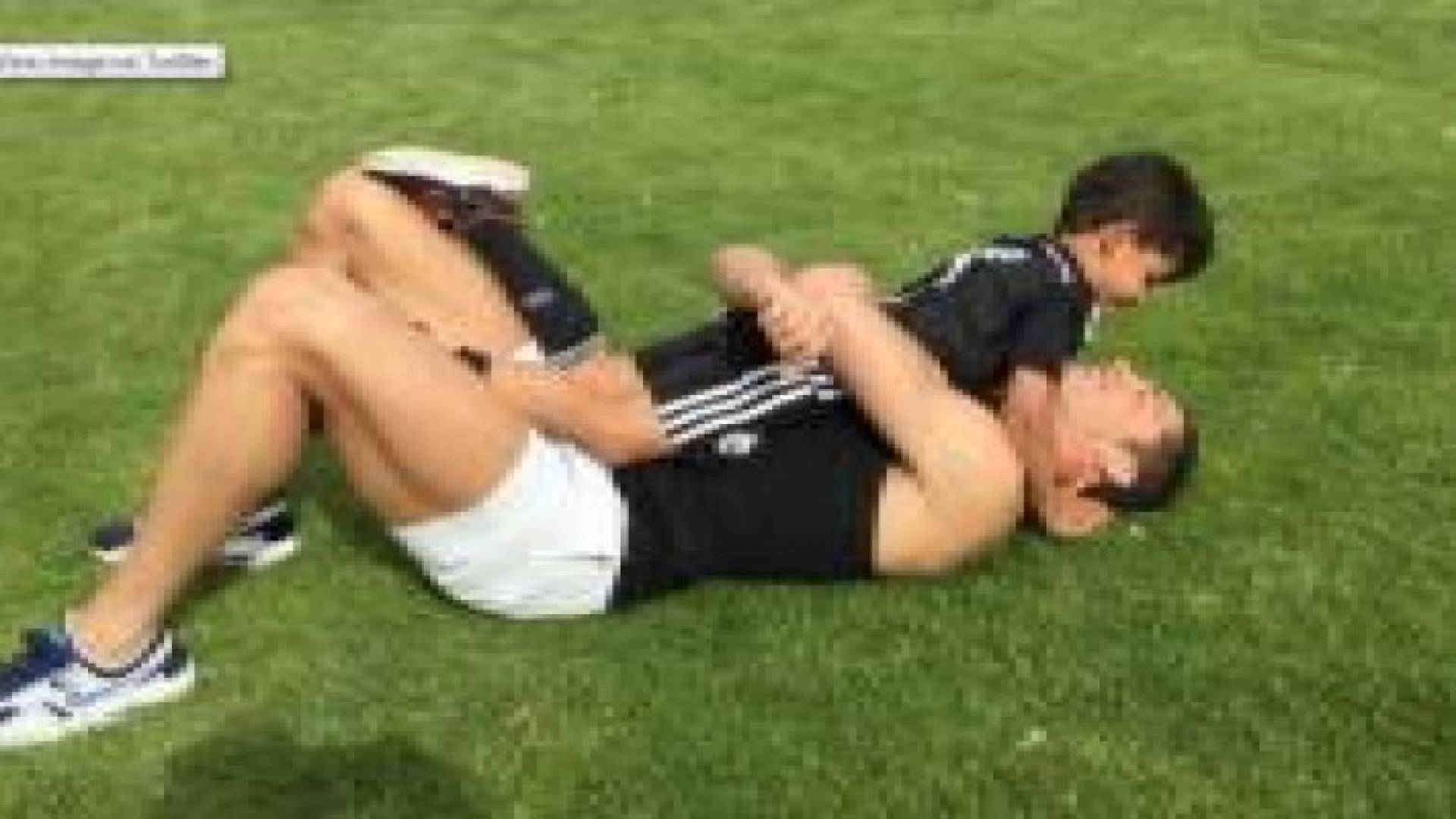 رونالدو يتدرب مع كريستيانو جونيور.. فيديو