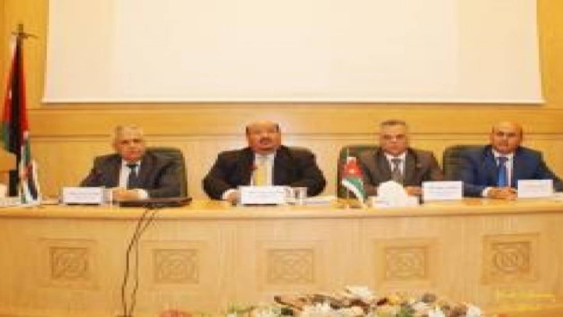 البراري: الالتزام بقواعد السلوك الوظيفي يحسن الأداء العام ويضمن اعلى مستويات الخدمات للمواطنين