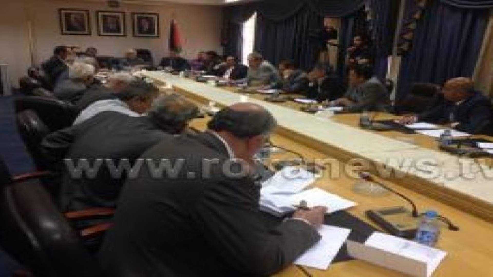 اللجنة النيابية المشتركة تناقش الاعتداءات المتكررة على الكوادر الطبية .. صور