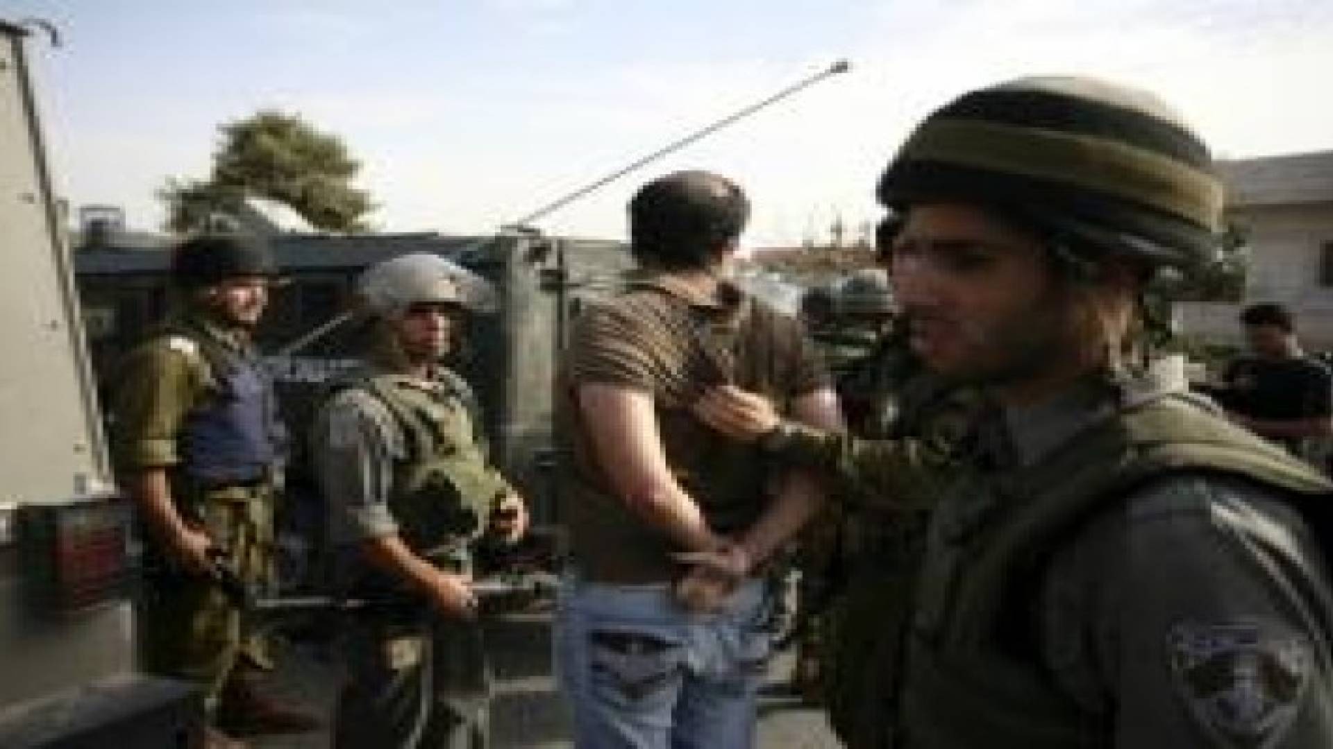 الاحتلال يعتقل أم ونجليها في القدس المحتلة