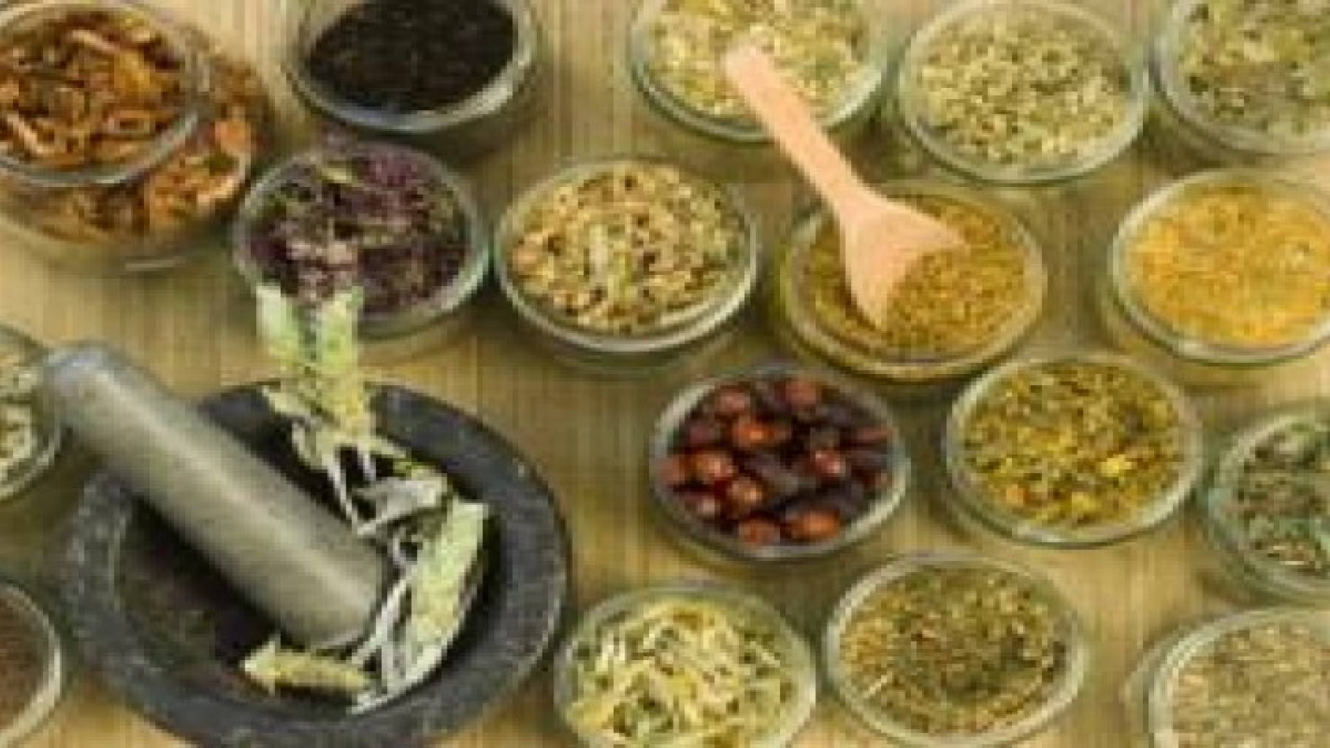 اتلاف كميات كبيرة من الدهونات والعلاجات العشبية والمخللات