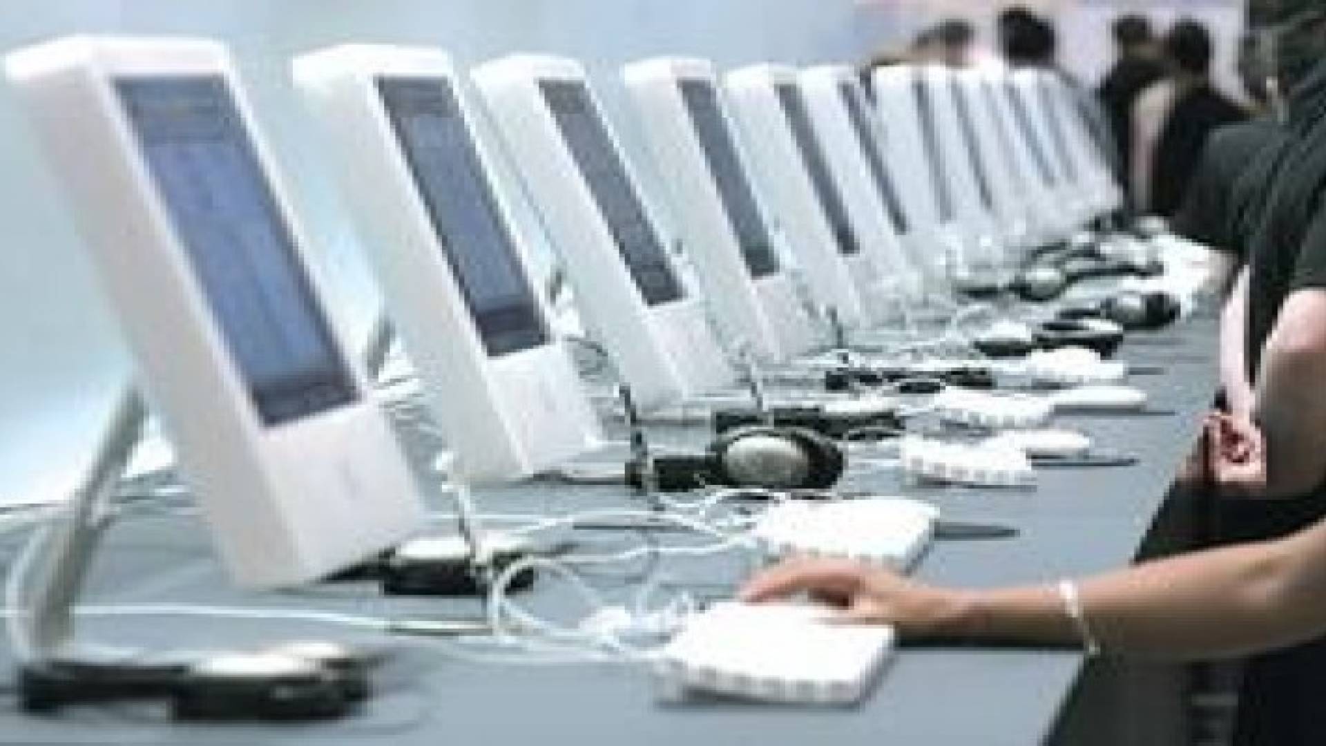 قانون المعاملات الإلكترونية يدخل حيز التنفيذ