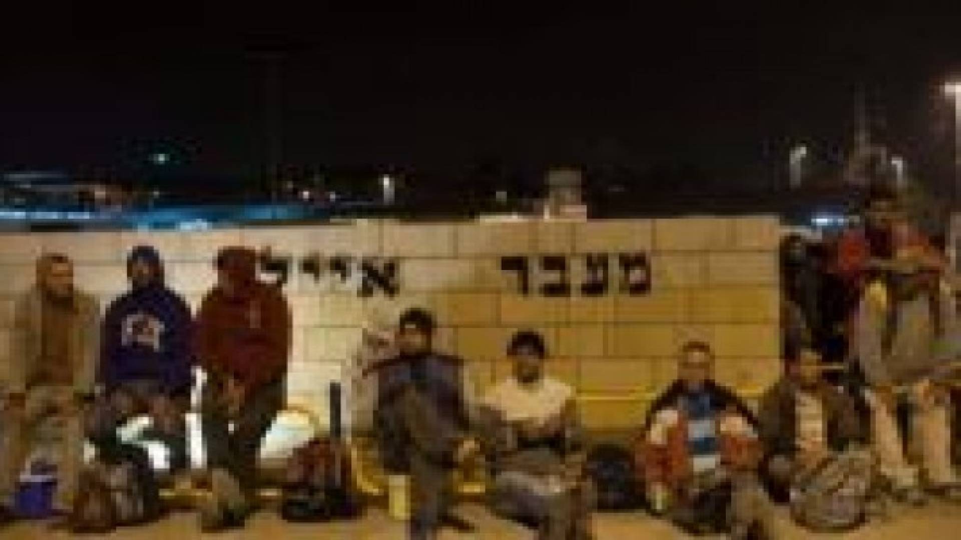 ايقاف قرارا بفصل الفلسطينيين عن الإسرائيليين في الحافلات التي تمر بالضفة الغربية