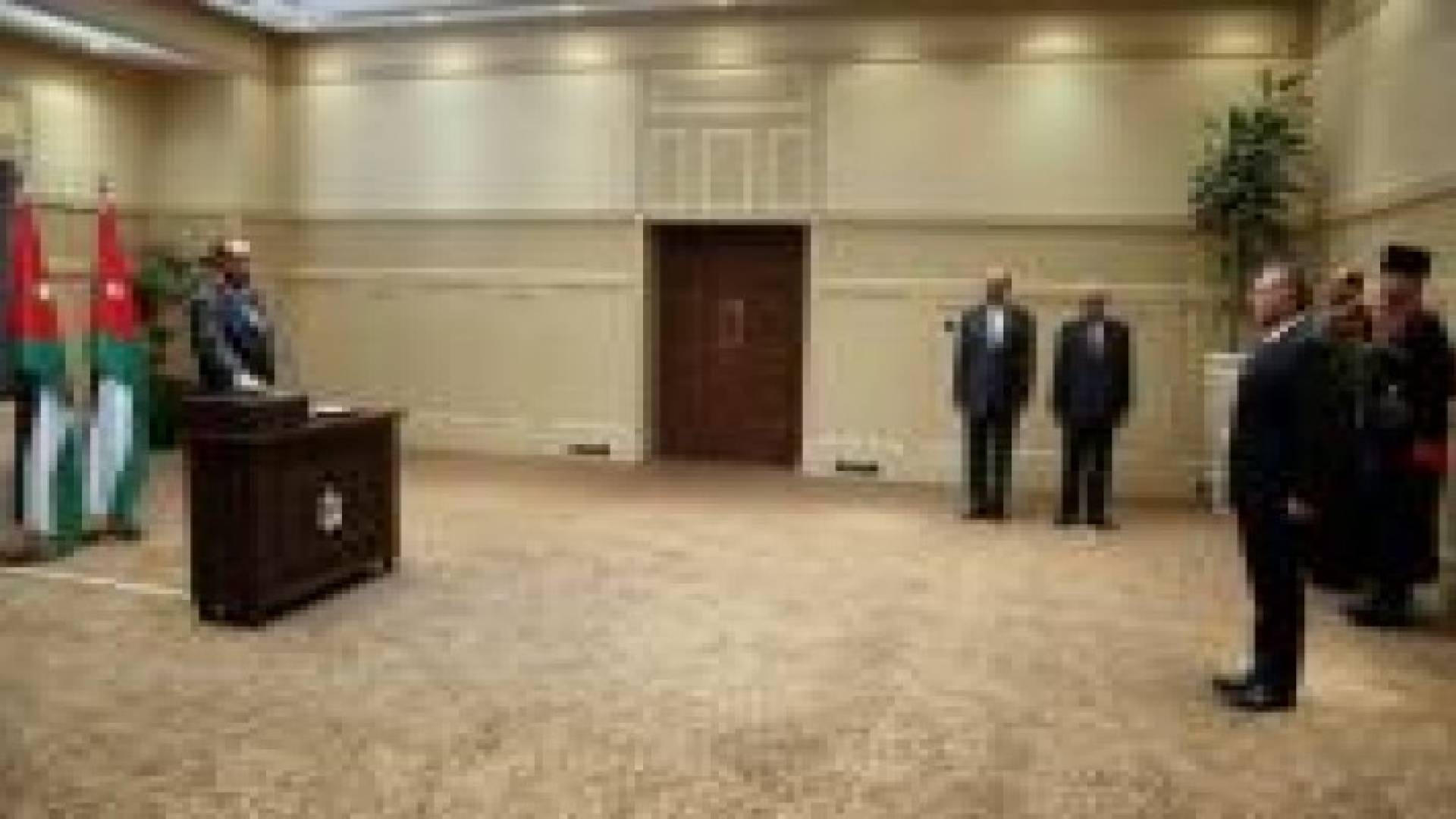 وزير الداخلية سلامة حماد يؤدي اليمين أمام الملك
