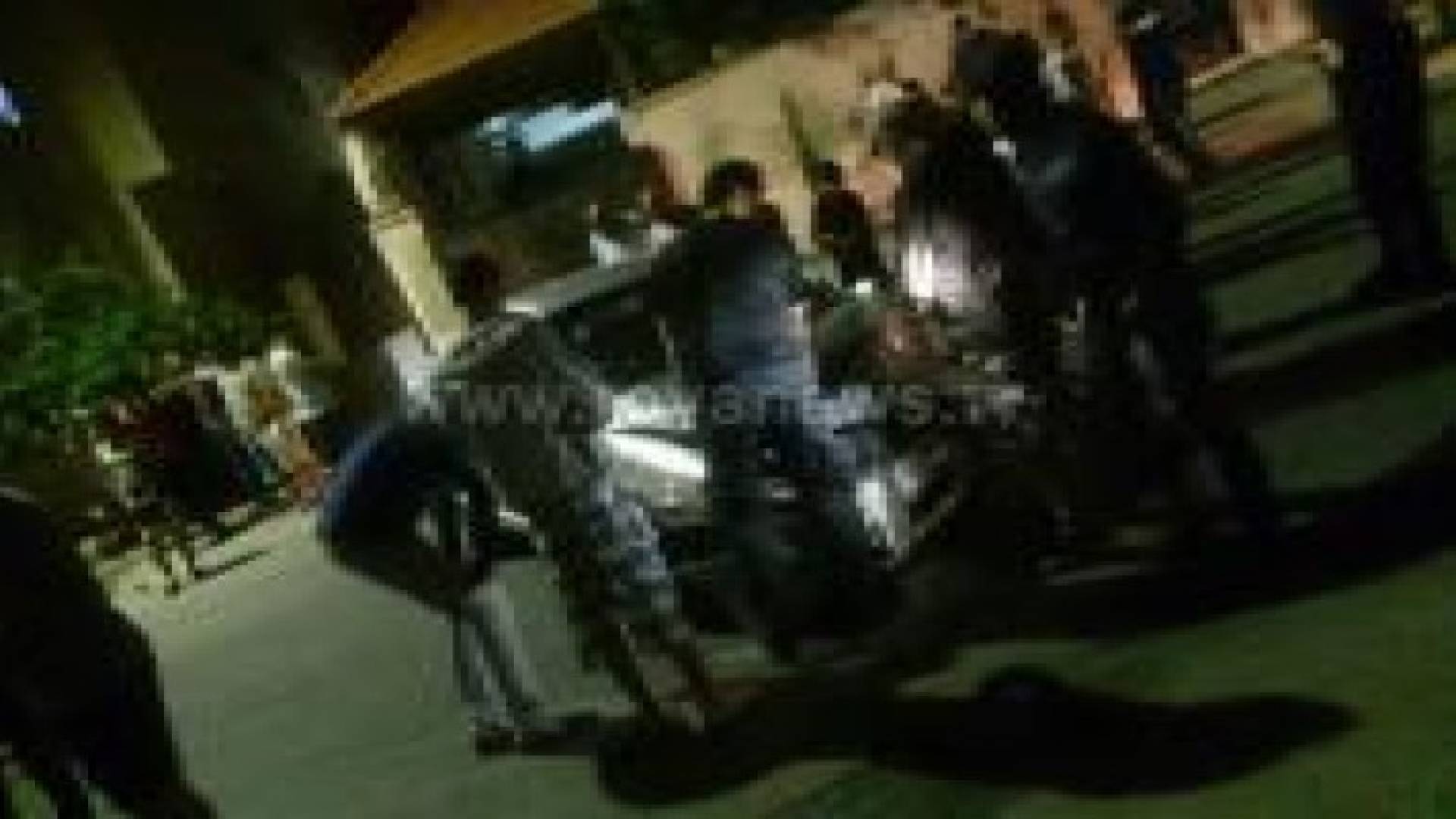 بالصور :سيارة مسروقة تتسبب بحادث شرق عمان .. والسارق يلوذ بالفرار