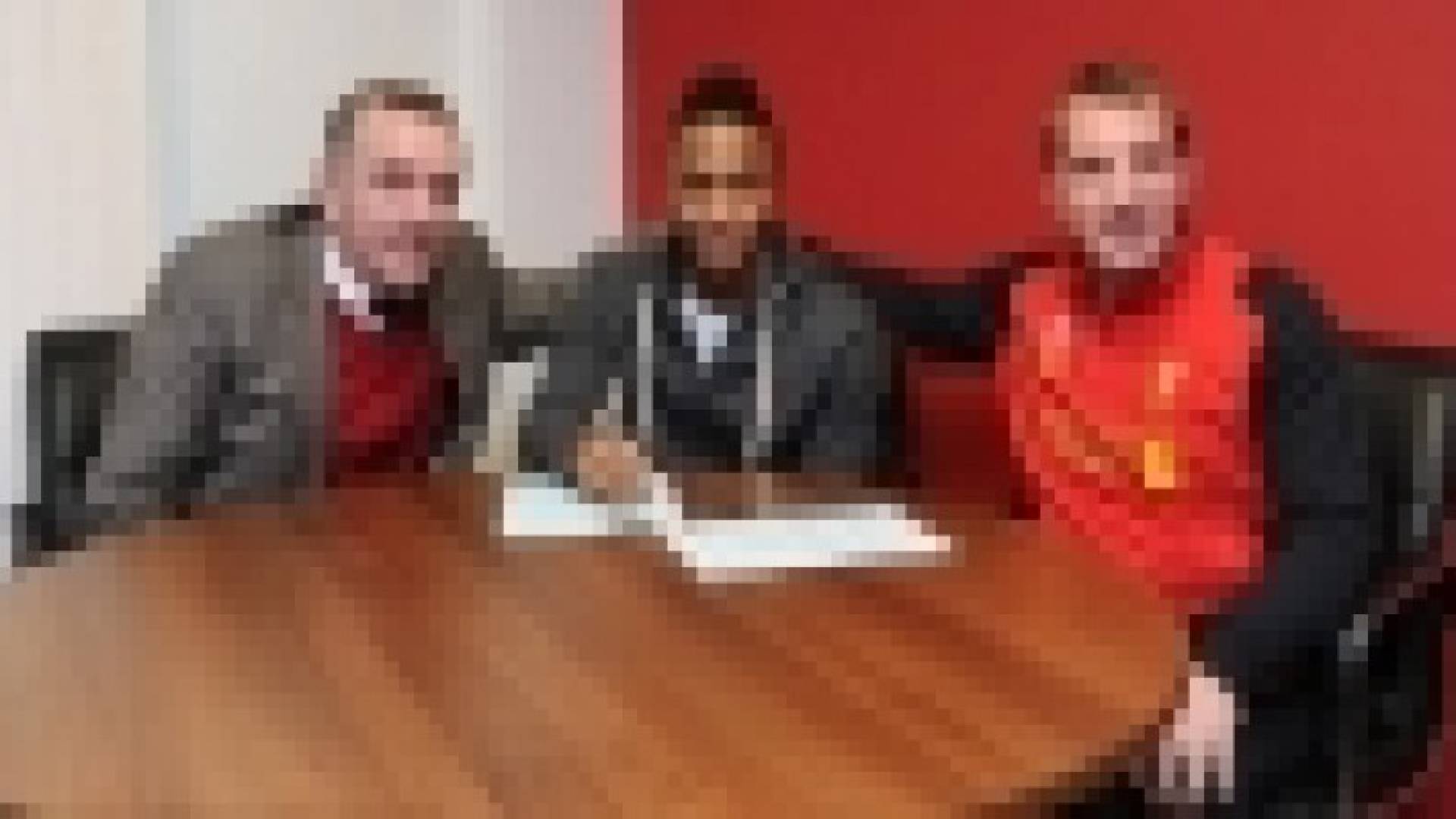 ليفربول يلغي اجتماعه مع ستيرلينغ بسبب تصريحات وكيل أعماله