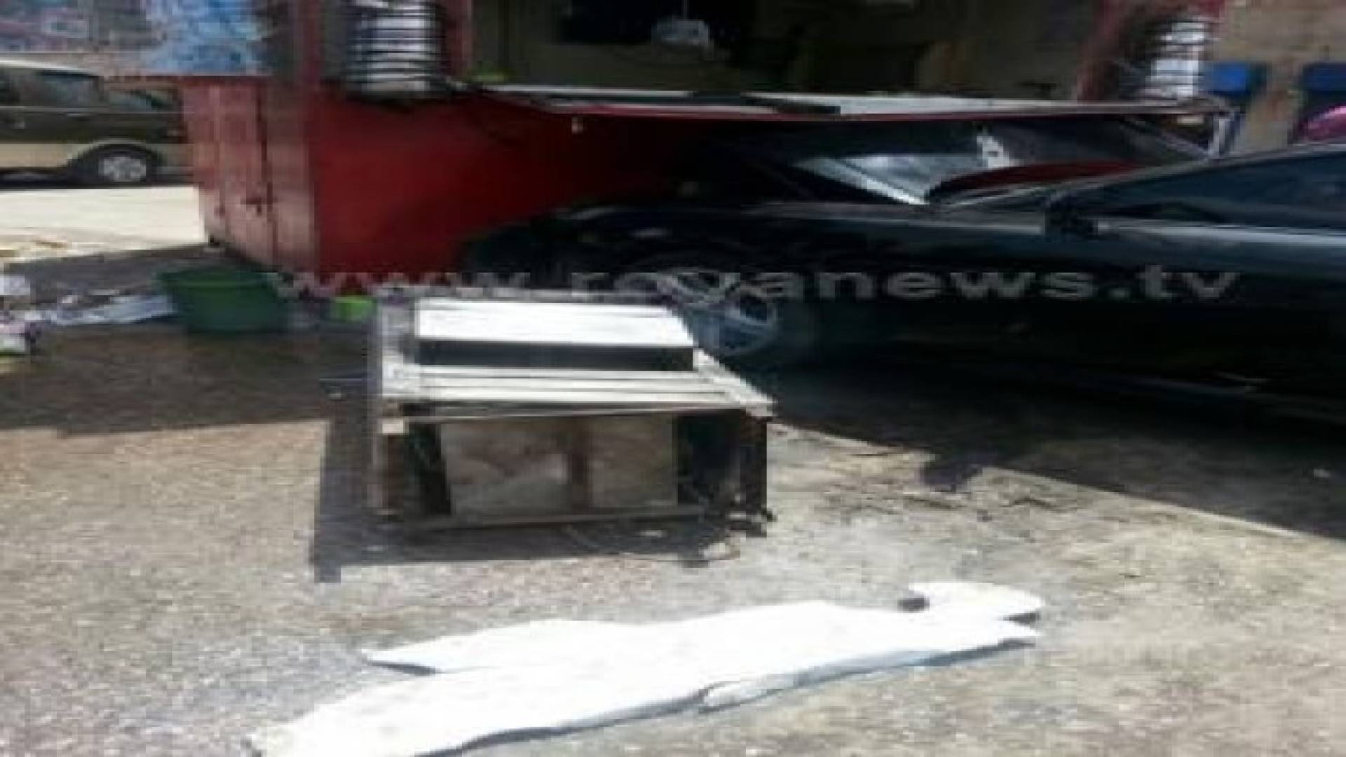 اصابة شخصين اثر حادث سير على طريق الاوستراد ..صور