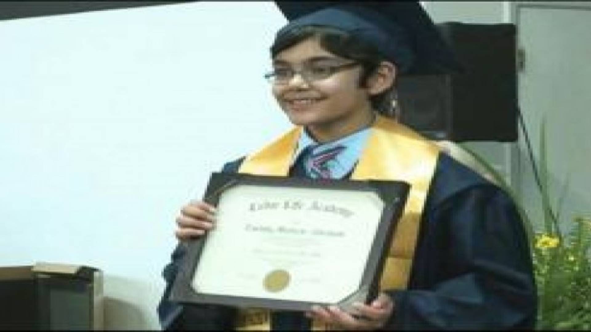 أمريكي بعمر 11 عاما يتخرج بثلاث شهادات جامعية