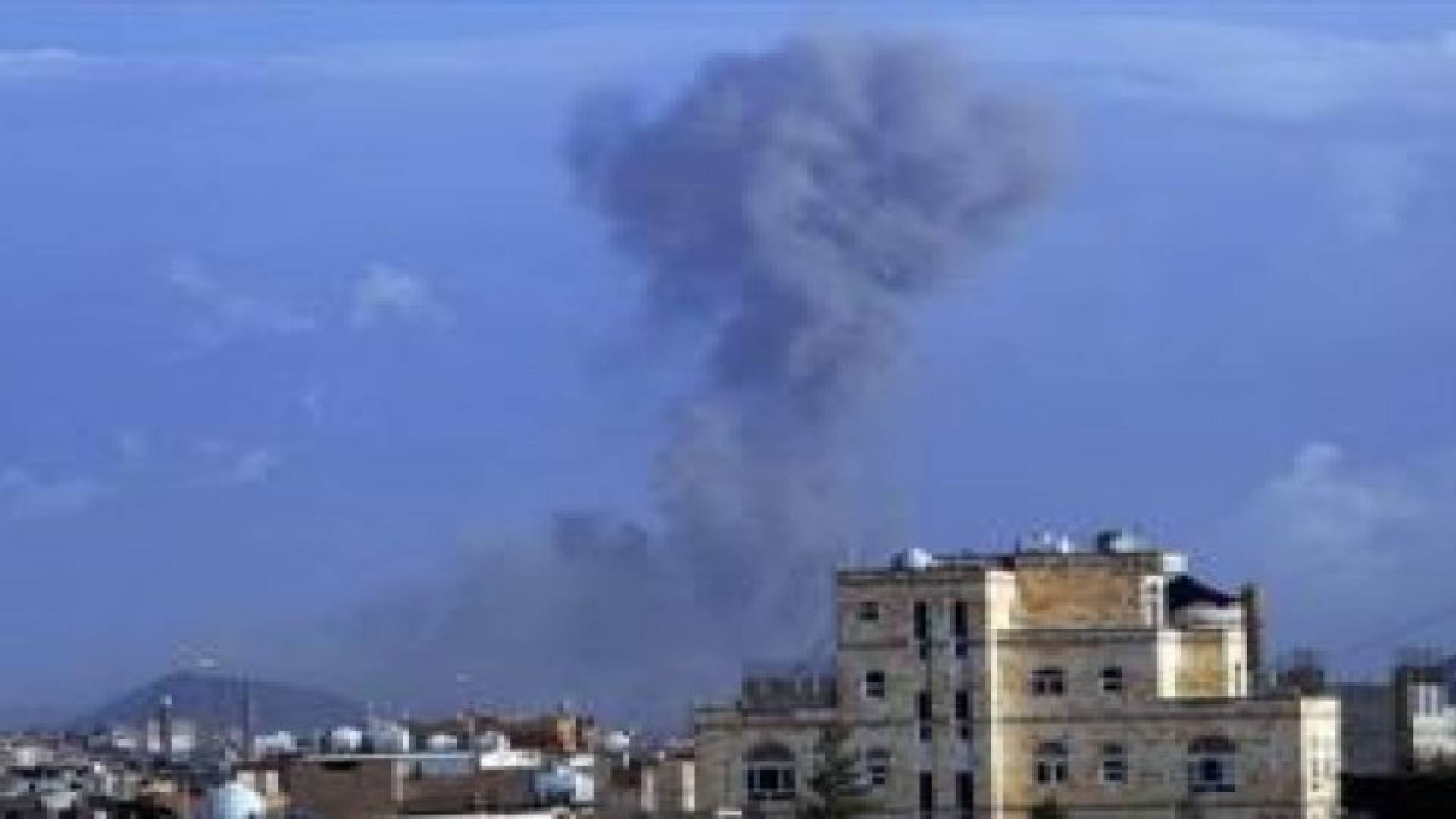 طيران التحالف يقصف معاقل الحوثيين قرب ريمة غربي اليمن لأول مرة