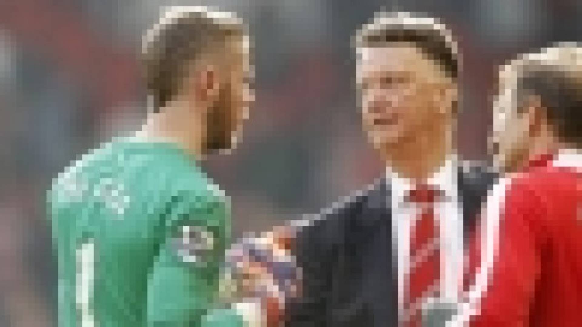 فان غال يطالب دي خيا بتحديد مصيره