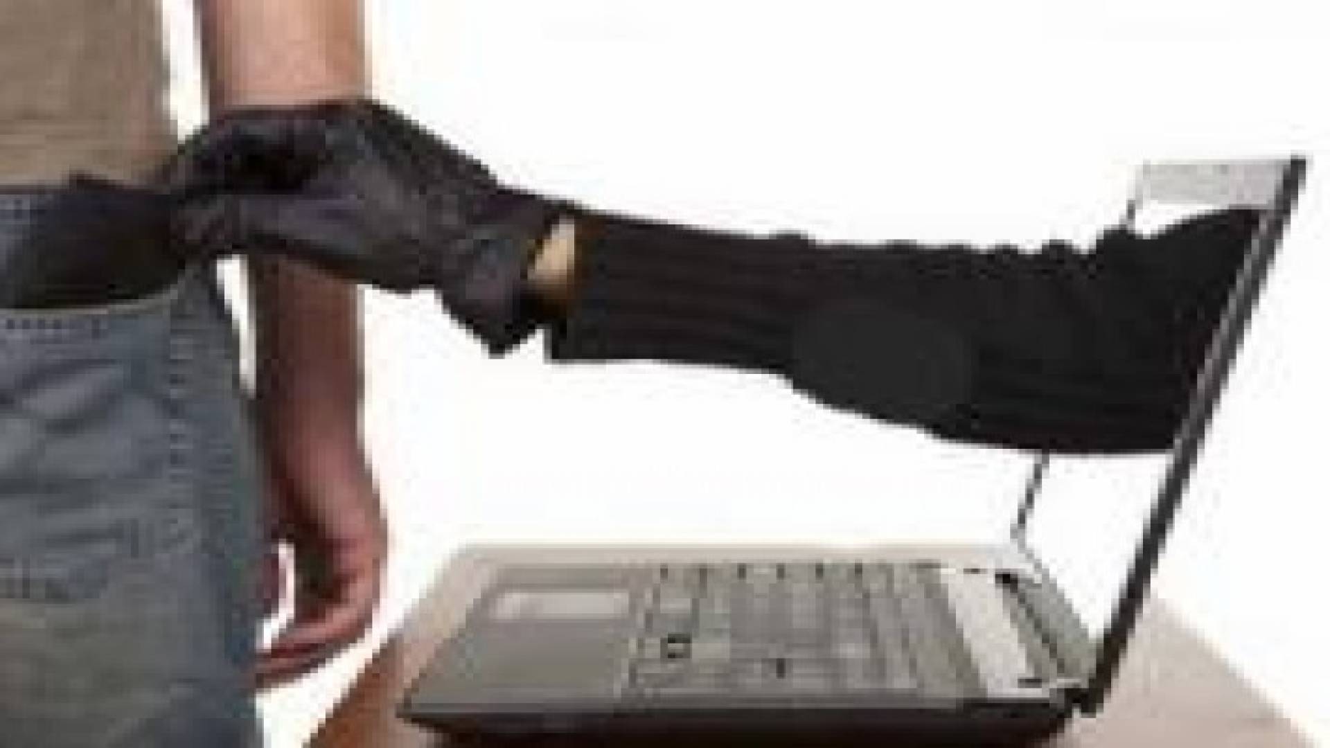 آسيوي يحرر لخليجي شيكا يصرف بعد 100 عام