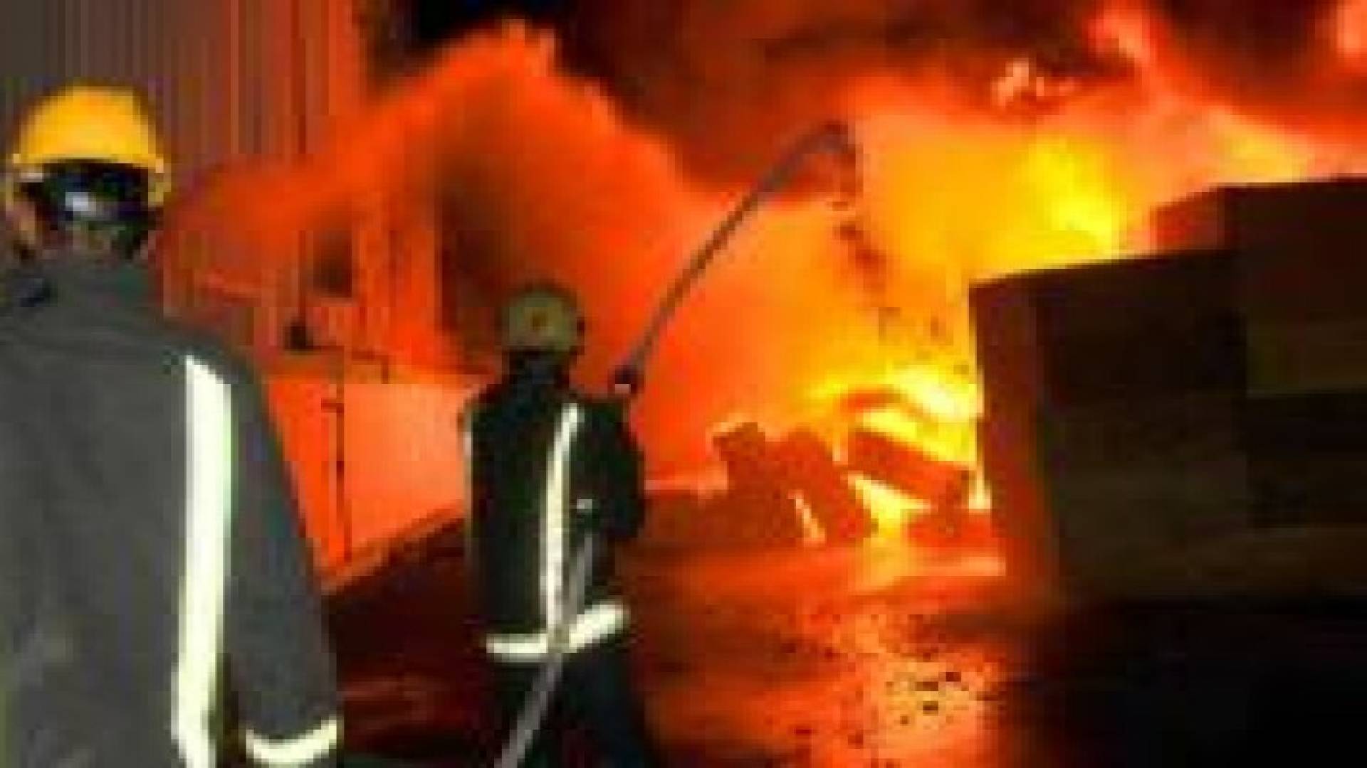 احتراق عدد من المركبات بقنابل جيش الاحتلال شرق القدس