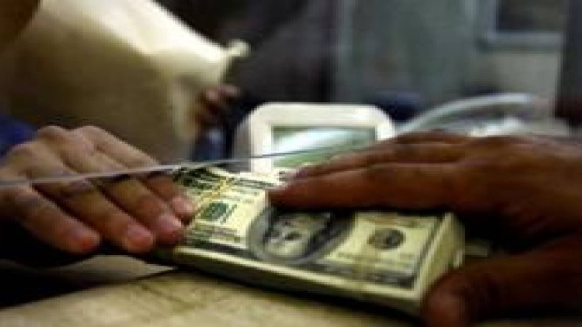 زيمبابوية تحول النفايات إلى "أموال"