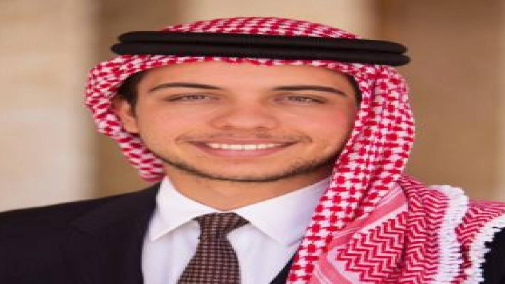 ولي العهد يفتتح مركز التميز للصناعات الدوائية في السلط