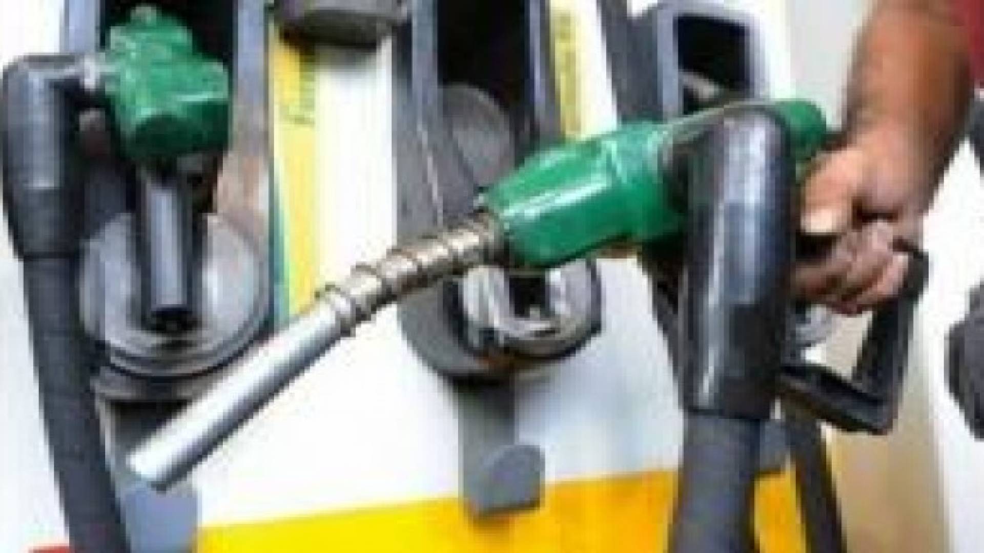 إيران ترفع أسعار البنزين 42% دفعة واحدة