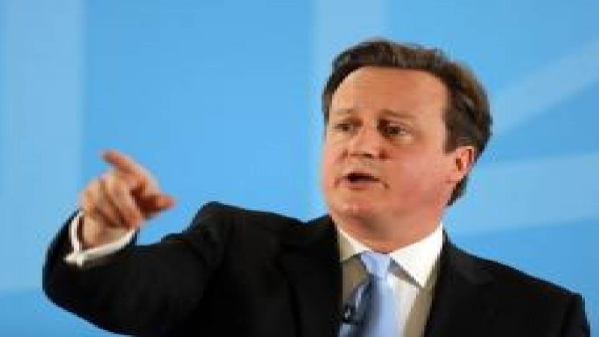 رئيس الوزراء البريطاني يدعم الأمير علي لرئاسة الفيفا