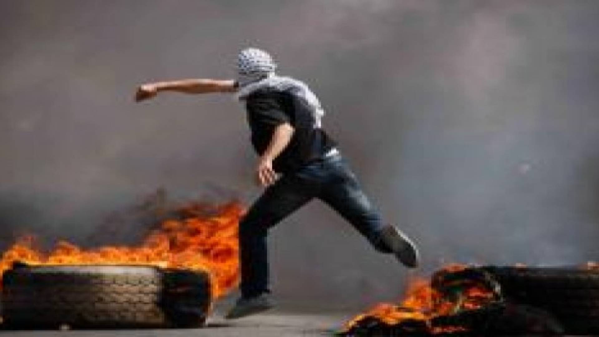مشروع قانون يشدد العقوبات على أطفال الحجارة الفلسطينيين
