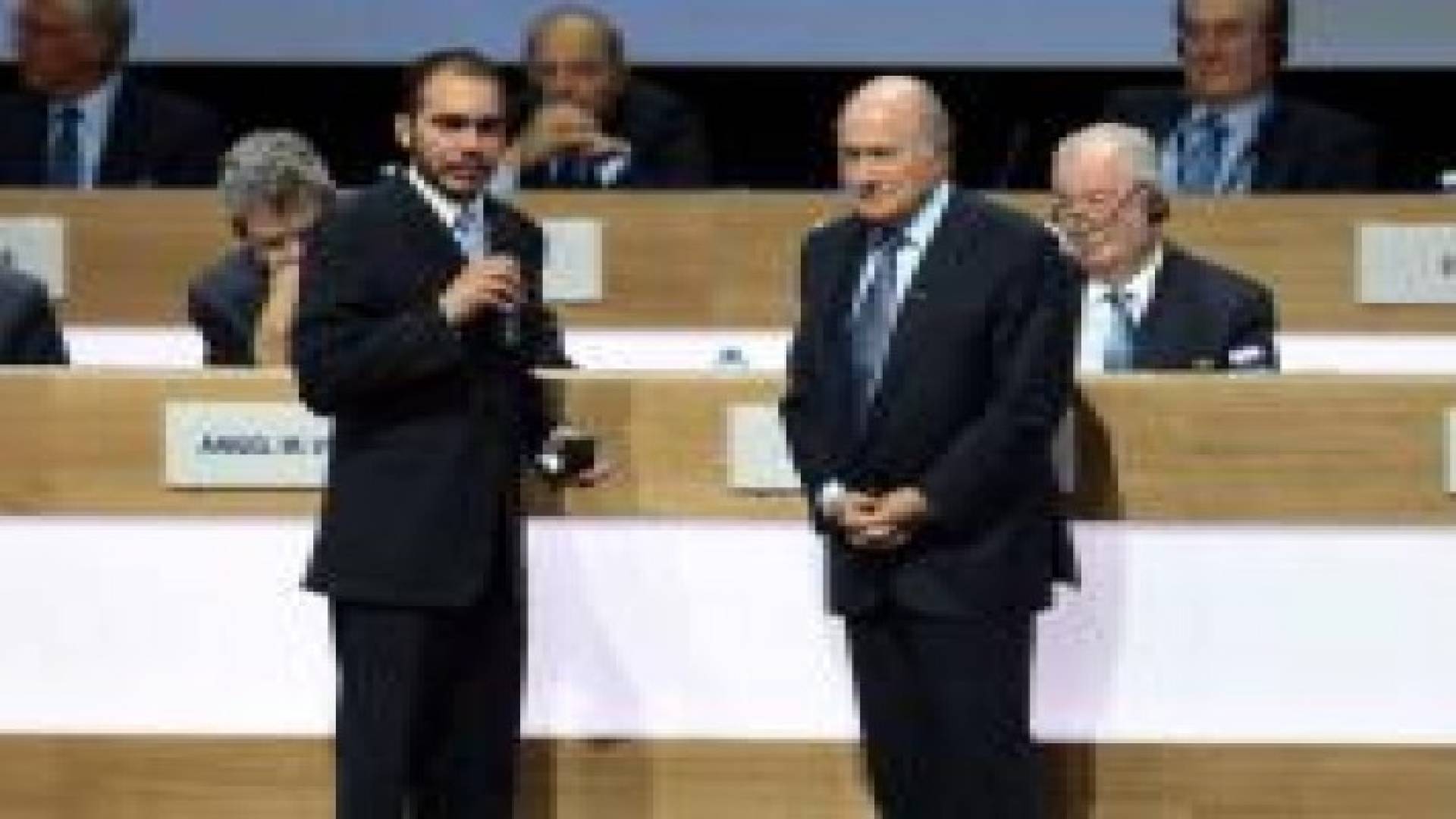 بالصور.. لقاءات الخصمين.. الأمير علي بن الحسين وجوزيف بلاتر المتنافسين على رئاسة الفيفا