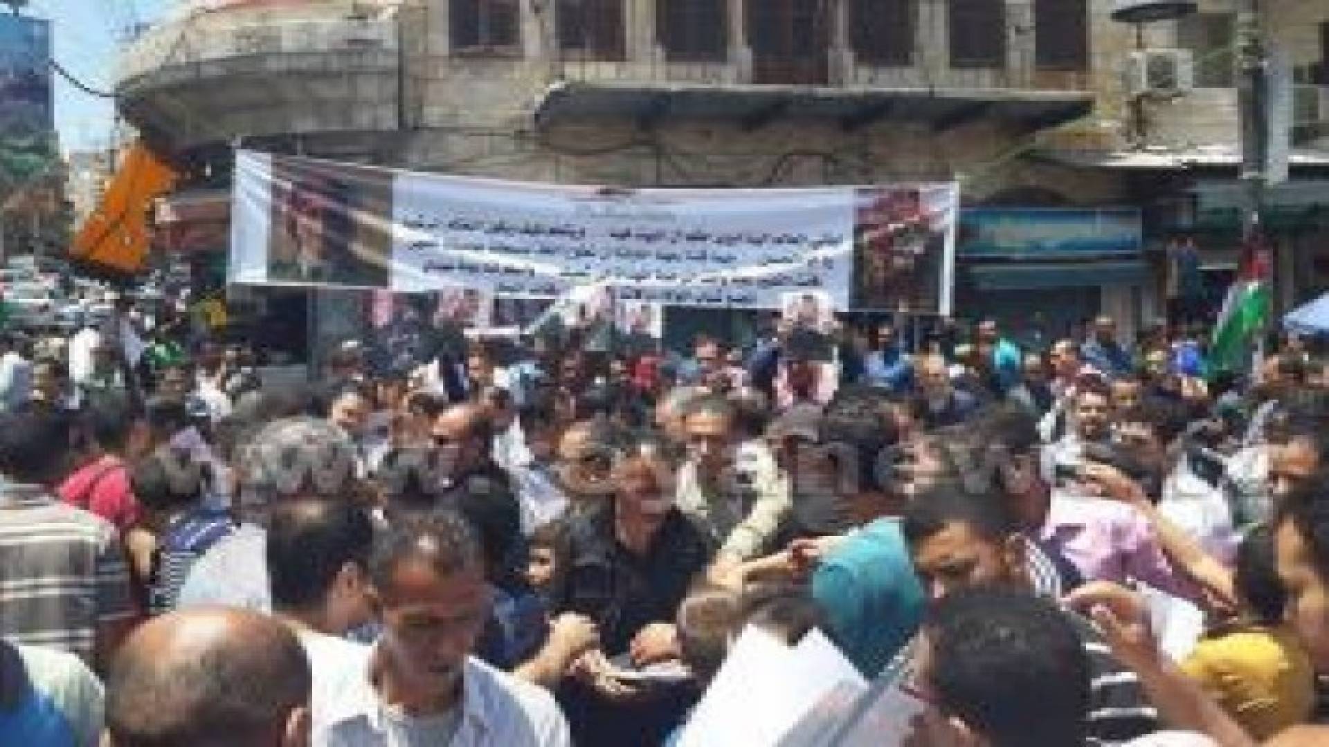احتفال أمام الحسيني بمناسبة عيد الاستقلال .. صور