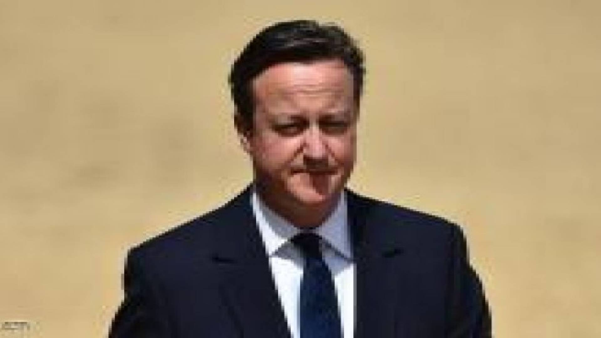 كاميرون: يجب على بلاتر أن يرحل "عاجلا وليس آجلا"