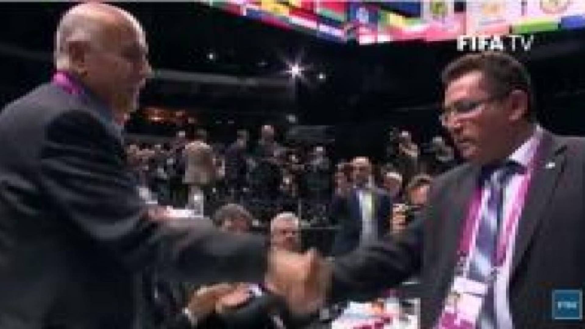 رئيس الاتحاد الفلسطيني لكرة القدم يسحب طلب بلاده استبعاد اسرائيل من الفيفا