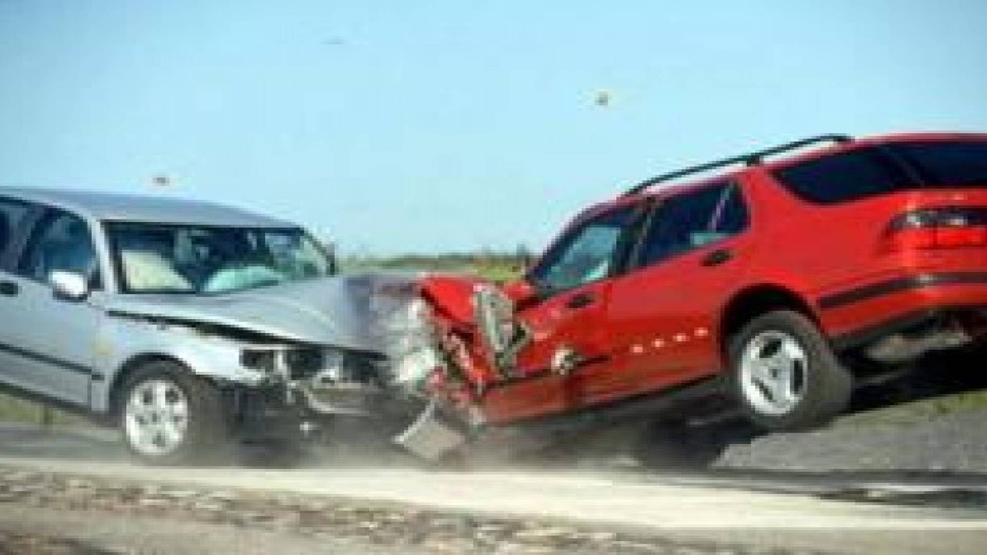 8 اصابات في حادثي تصادم منفصلين في عمان