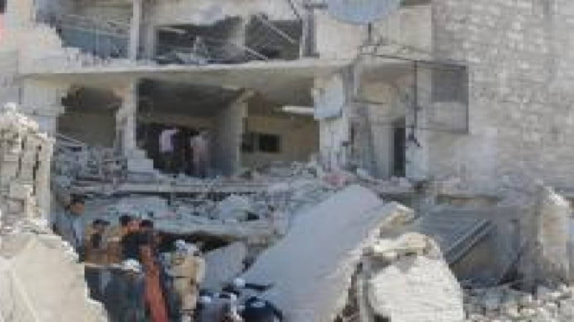 عشرات القتلى بقصف بالبراميل على حلب